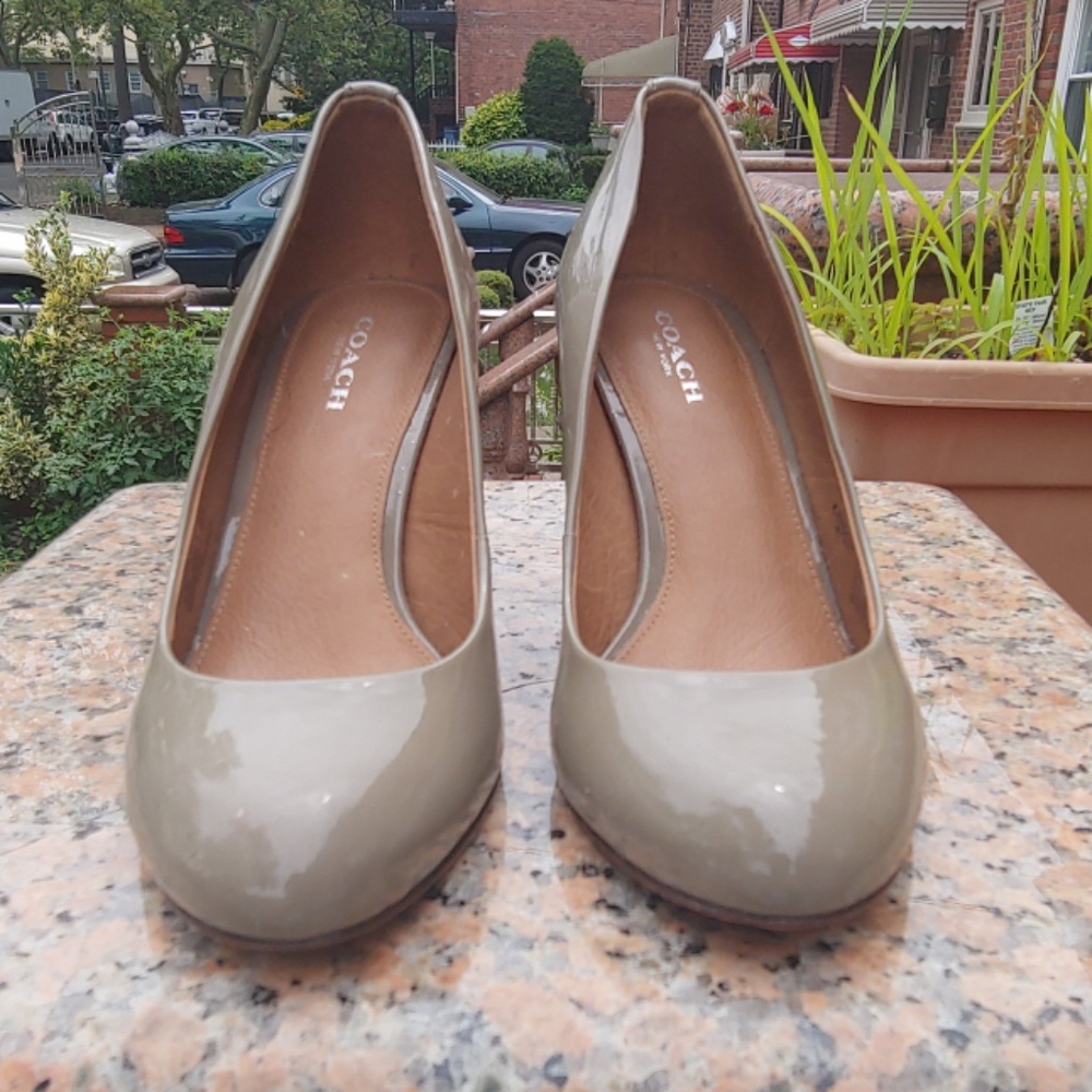 Coach shoes second hand.